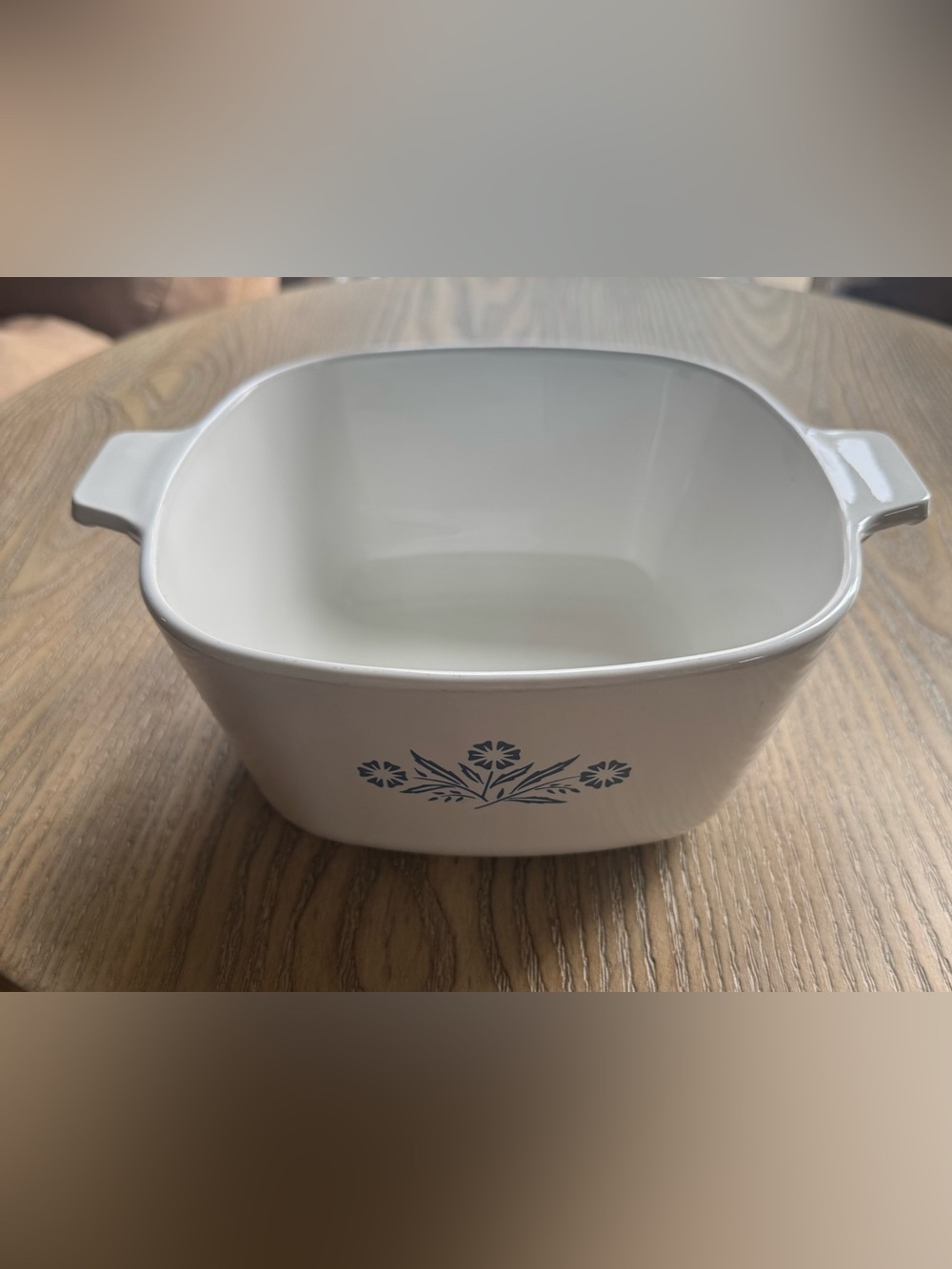Vintage 7 Cup Corning Ware Casserole Dish - Great Condition!